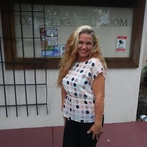 Meet your Posher, Daisey